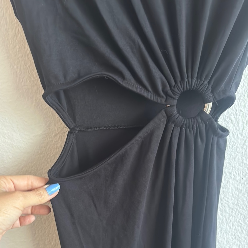 Elegant FORE Black Maxi Dress with Side Cutout Ring Detail FORE brand - Picture 4 of 8